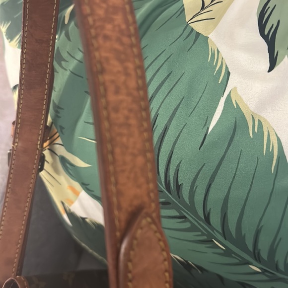 Authentic Louis Vuitton Petit Noé Monogram ✨ - Picture 6 of 9